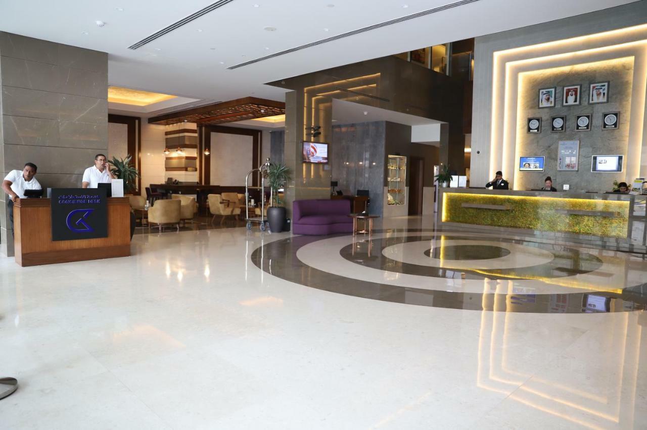 Golden Tulip Media Hotel Dubai Bagian luar foto